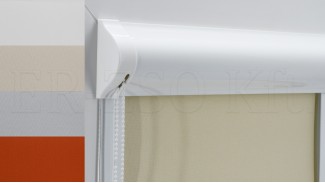 Mini tokozott gyöngyös roletta (Velux)