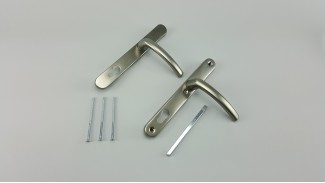 Ajtókilincs "Europa2" L-92/72 3 csavaros (Rugós | Keskenysildes | Ezüst) Ajtókilincs "Europa2" L-92/72 3 csavaros (Rugós | Keskenysildes | Ezüst)