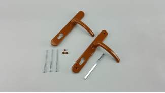 Ajtókilincs "Europa2" L-92/72 3 csavaros (Rugós | Világos Barna) Ajtókilincs "Europa2" L-92/72 3 csavaros (Rugós | Világos Barna)