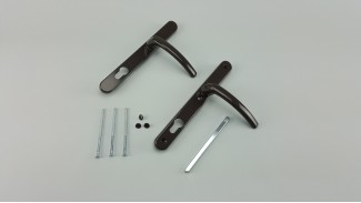 Ajtókilincs "Europa2" L-92/72 3 csavaros (Rugós | Keskenysildes | Barna) Ajtókilincs "Europa2" L-92/72 3 csavaros (Rugós | Keskenysildes | Barna)