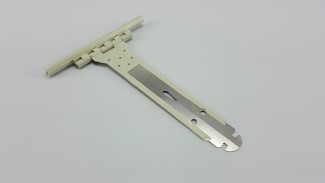 Redőny feltolásgátló (Lemez/Műanyag bevontattal) Redőny feltolásgátló (Lemez/Műanyag bevontattal)